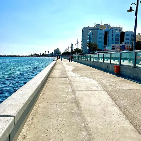 Charming Seaside Haven 1br Flat * Ларнака